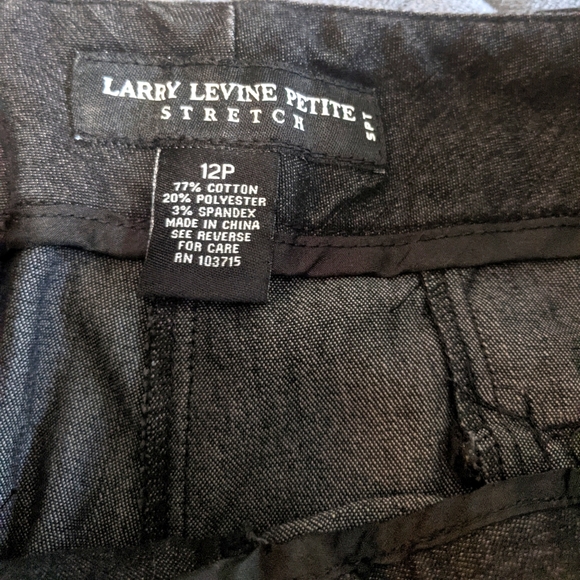 Larry Levine Stretch Petite Jean Capris - Picture 4 of 5